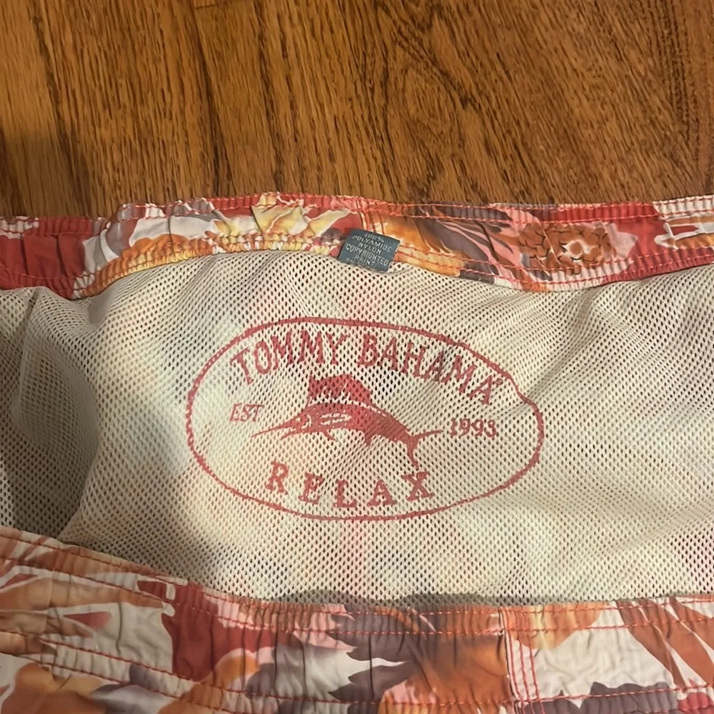 Tommy Bahama Men’s Orange and Red Swim Trunks Size XL